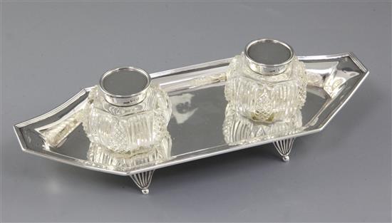 A Victorian silver sauce boat shaped inkstand,